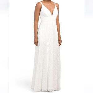 AIDAN Mattox Sleeveless V neck Gown